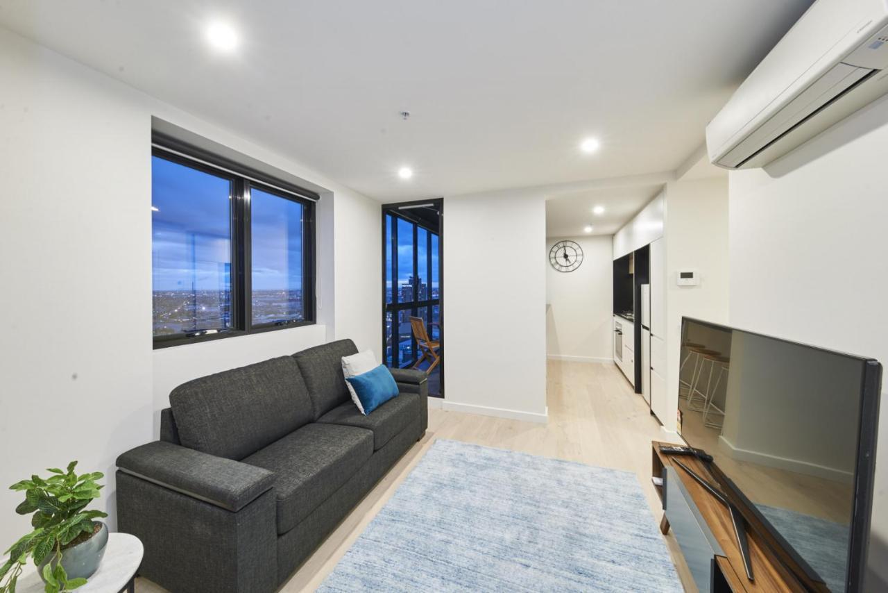 Mega Style Apartments The International เมลเบิร์น ภายนอก รูปภาพ