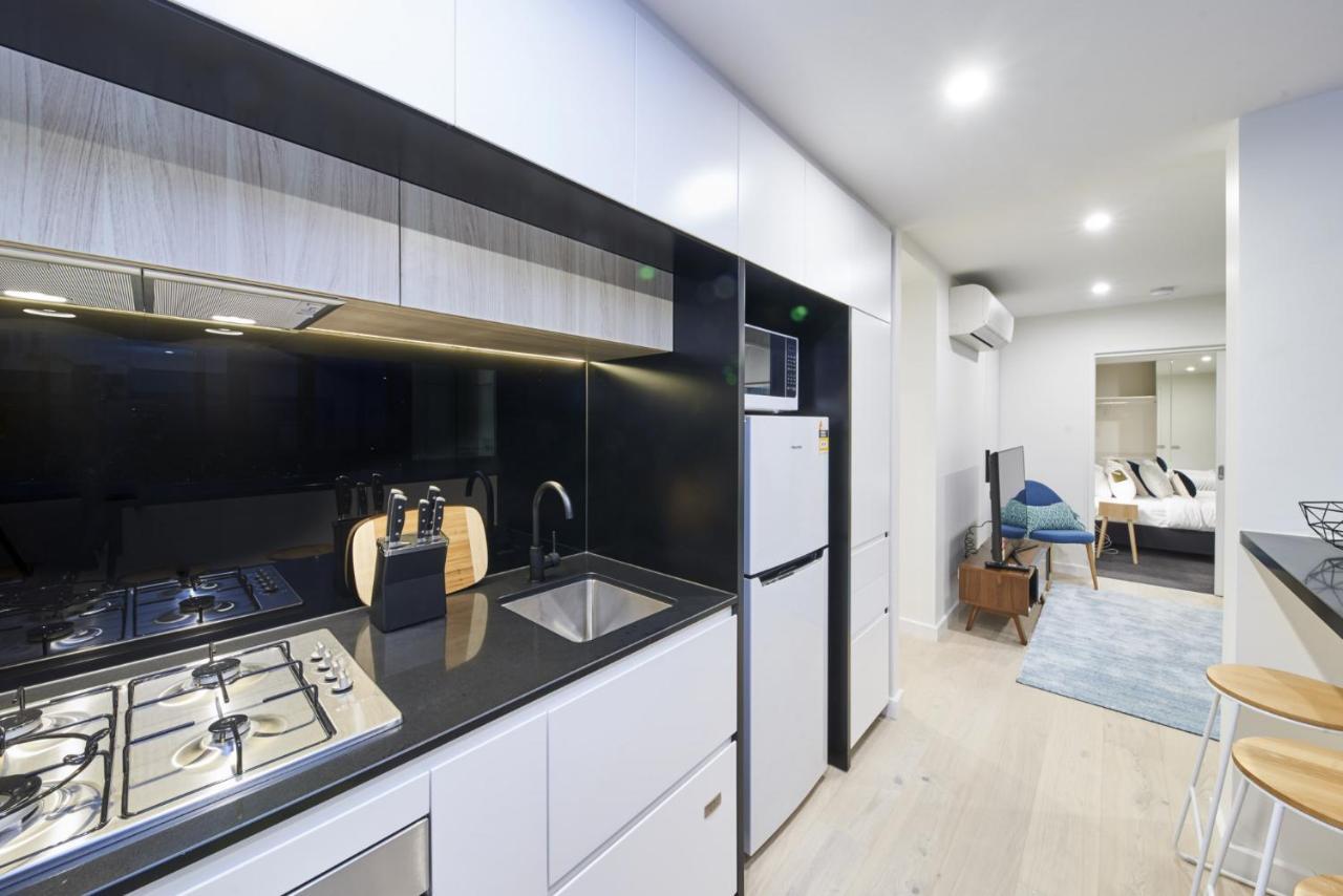 Mega Style Apartments The International เมลเบิร์น ภายนอก รูปภาพ