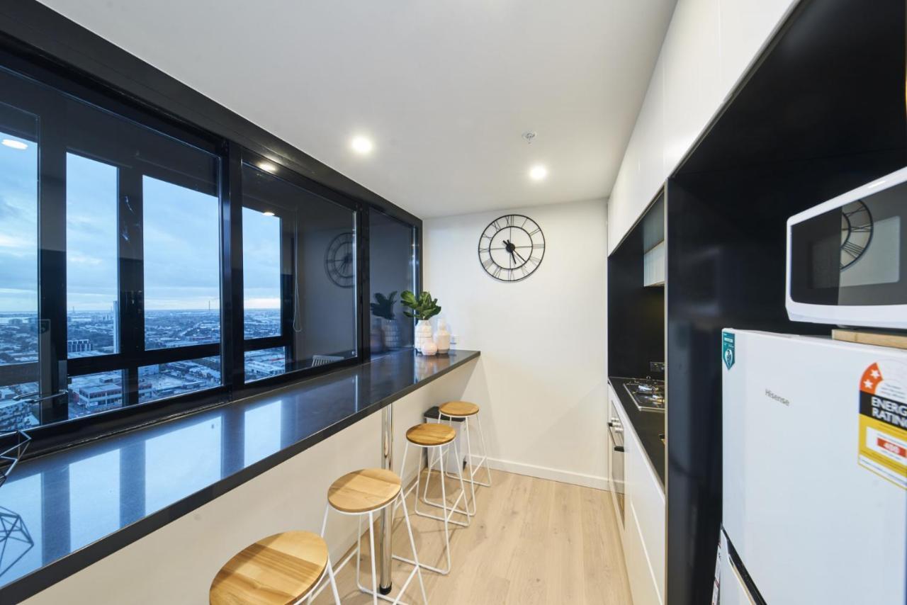 Mega Style Apartments The International เมลเบิร์น ภายนอก รูปภาพ